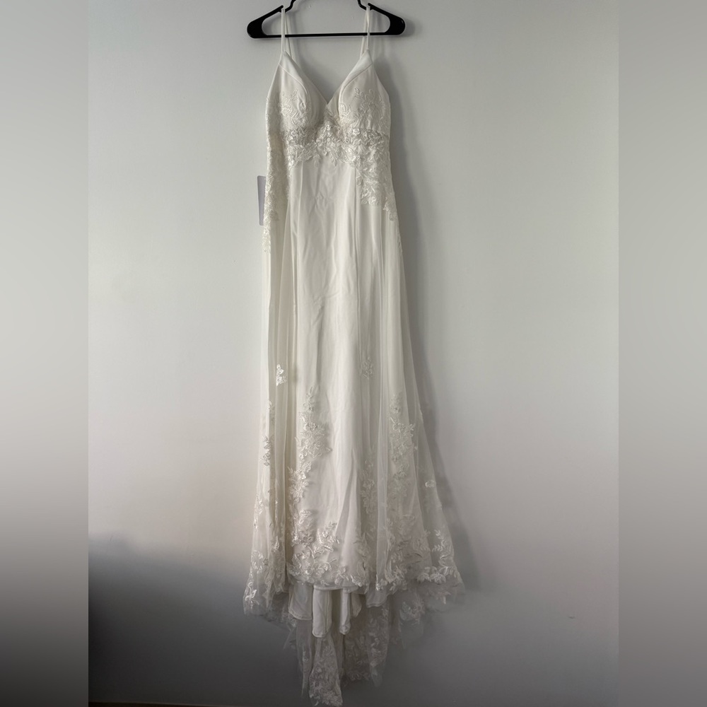 Azazie White Embroidered Wedding Bridal Dress, Size 8